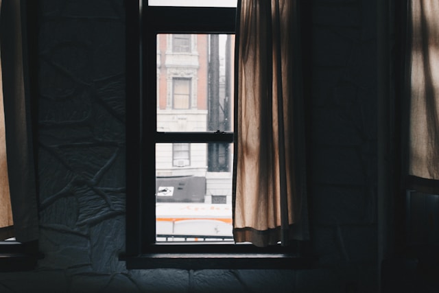5 Signs It’s Time to Replace Your Windows in Ontario (And What to Do Next)